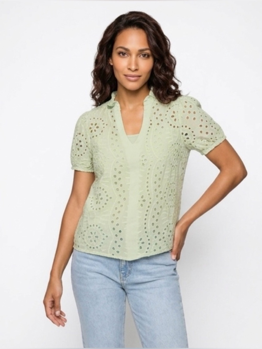 SHEIN Light Green Lace Eyelet Button
V-Neck Short Sleeve Blouse XL